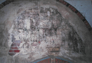 Obr. 12 Riga, předsíň rižského dómu, gotická freska před restaurováním, 2009 (foto: M. Gavenda)