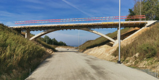 Obr. 07 Most SO 1223 na polní cestě přes jižní větev Vinice