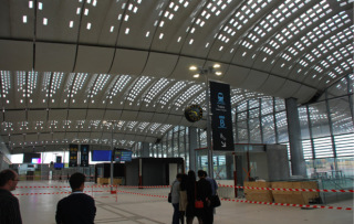 Obr. 07 Střecha nádraží vysokorychlostní trati v Montpellier (foto: autor článku)