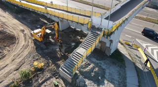 Obr. 09 Demolice původního schodiště na lávku (foto: Metrostav a.s., divize 8, BAK stavební společnost, a.s.)