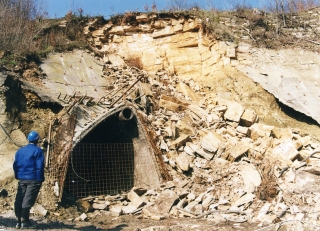 Tunel Hebe, 1997, zcen vchodnho portlu v prbhu raby