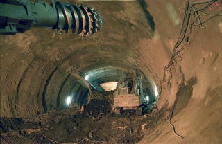 Tunel Mrzovka, 2004, vertikln lenn vrubu