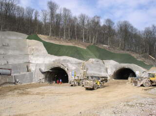Tunel Libouchec, 2006, zajitn svah stavebn jmy stkanm betonem
