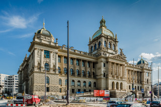 Pohled na dokonenou eln fasdu historick budovy Nrodnho muzea (foto: Tom Mal)