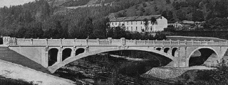 Obr. 12 Most u obce Mostek-Debrn z roku 1908 (zdroj: Mstsk muzeum ve Dvoe Krlov nad Labem)