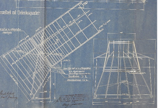 Obr. 15 Dvoukloubov oblouk s doln mostovkou, mostovka je od opry oddlena pnou dilatan sprou. Vlevo: celkov pohled. Vpravo: detail betonovho kloubu v pat oblouku  pvodn dokumentace, Nrodn archiv R. Brantice, 1920, L = 32,0 m.