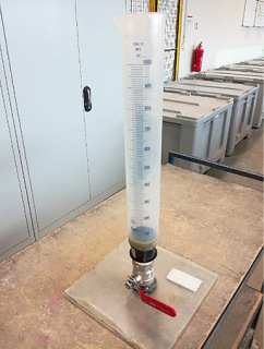Obr. 4a Testovn vodopropustnosti betonu podle metodiky VUT FAST v Brn