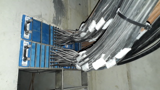 Prchod kabel vlastnho vybaven skrz protiporn/protipovodovou pku mezi SPHM a J/04 pi jejich instalaci vetn oznaen