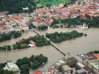 Obr. 06 Povodeň srpen 2002, oblast Praha – Kampa (zdroj: Povodí Vltavy, s.p.)