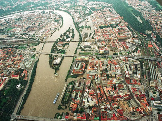 Obr. 07 Povodeň srpen 2002 oblast Praha-Karlín (zdroj: Povodí Vltavy, s.p.)
