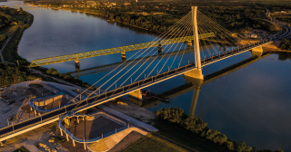 Obr. 01 Most Monotor  nov cestn most cez Dunaj v Komrne (zdroj: NIF Zrt.)