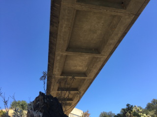 Obr. 23 Podhled lvky pes  eku  Sacramento  v  kalifornskm  Reddingu  po 28 letech provozu