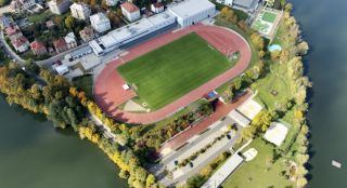 Obr. 1 Atletick stadion v Tboe