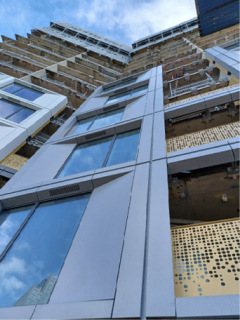 Obr. 2 Foto z potku monte kazet na stavb v londnskm Lewishamu  