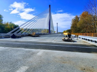 14 Dokonen mont litho asfaltu u mostno dilatanho zvru